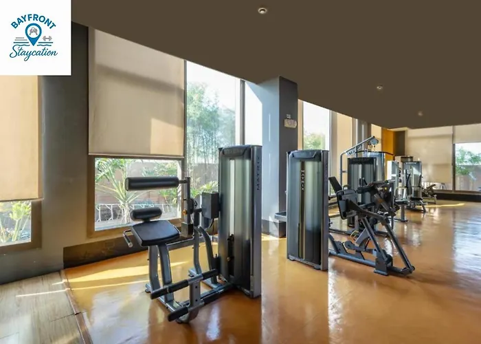Bayfront Near Airport, Moa, Picc, Star City, Okada With Fast Wifi & Netflix Free Pool Access Apartment