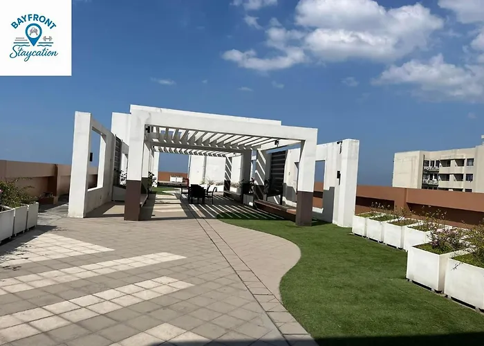Bayfront Near Airport, Moa, Picc, Star City, Okada With Fast Wifi & Netflix Free Pool Access * Manila