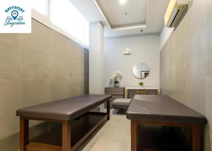 Bayfront Near Airport, Moa, Picc, Star City, Okada With Fast Wifi & Netflix Free Pool Access Apartment