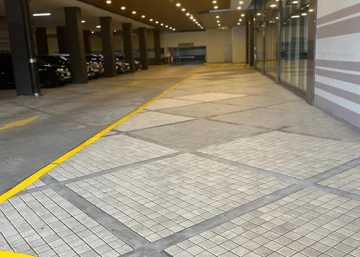 Apartment Bayfront Near Airport, Moa, Picc, Star City, Okada With Fast Wifi & Netflix Free Pool Access *