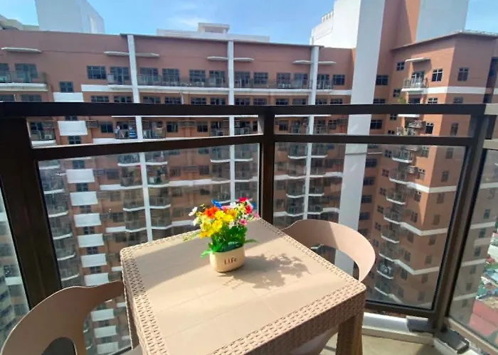 Bayfront Near Airport, Moa, Picc, Star City, Okada With Fast Wifi & Netflix Free Pool Access Apartment Manila
